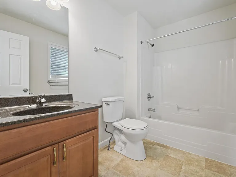 48 Plank Rd #B — Photo 5