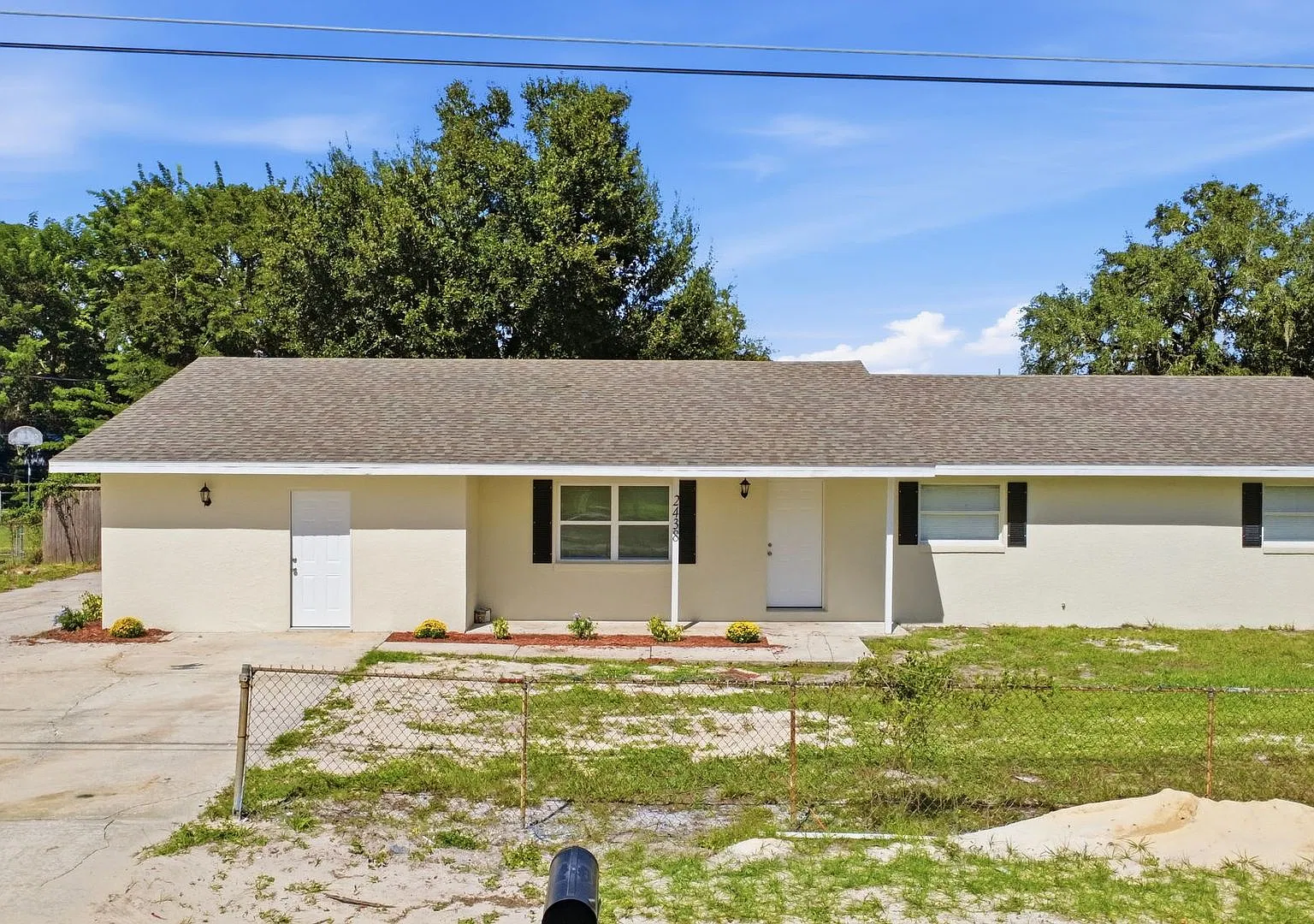 Charming 2-Bedroom, 1-Bath Home in Lakeland, FL — Photo 1