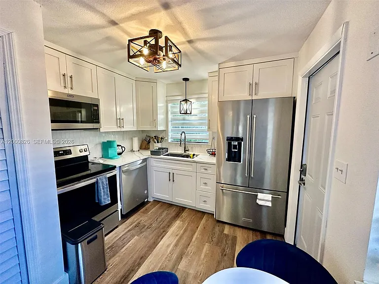1710 NE 5th Ct #1712 — Photo 8