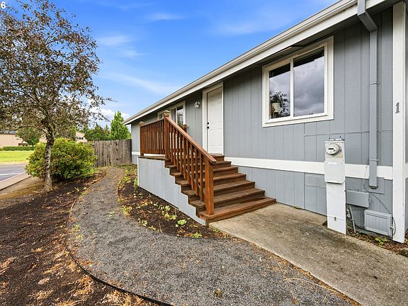 5th image of 1949 SE Palmquist Rd Unit 1