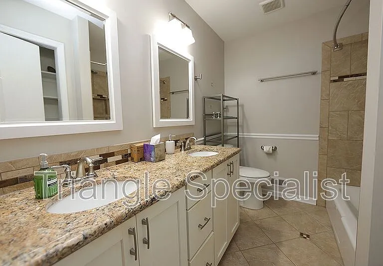 3719 Jamestown Cir — Photo 8