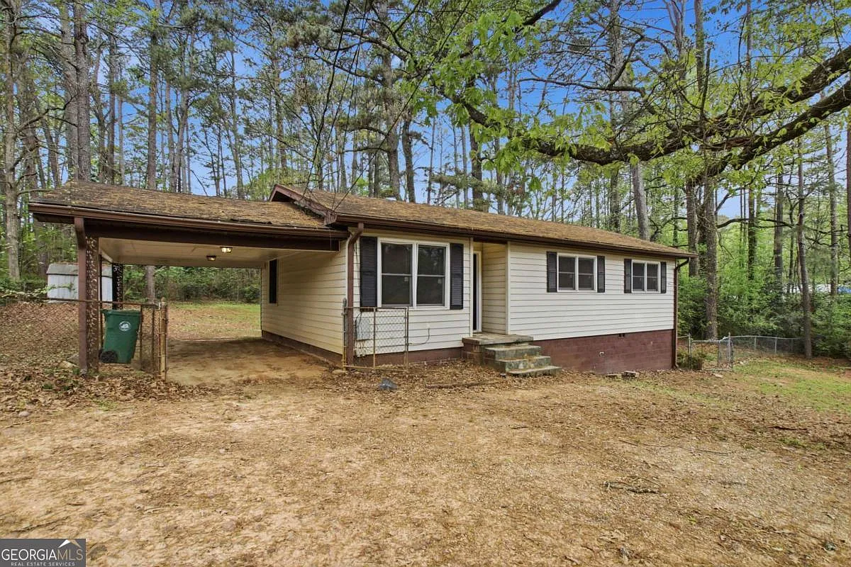 425 Stephenson Rd photo 1