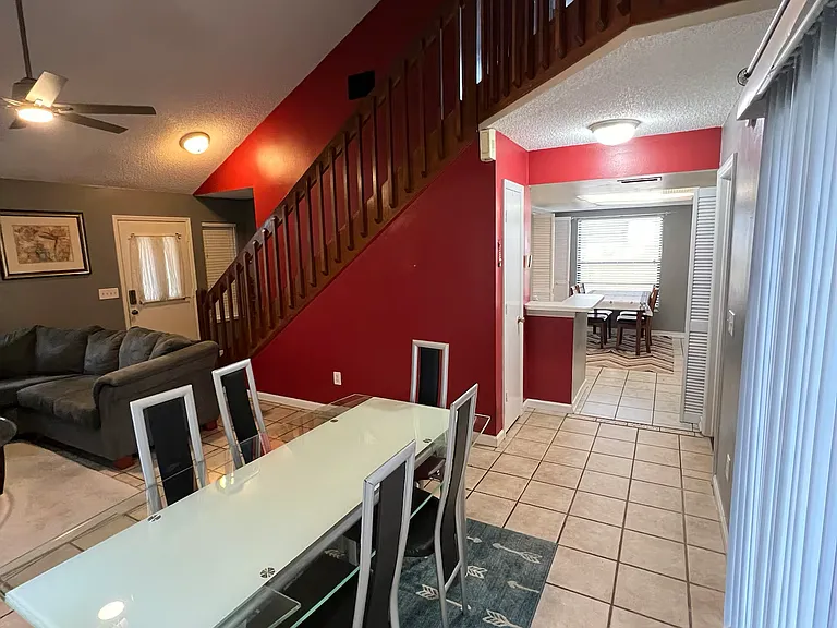 5485 Friarsway Dr — Photo 10