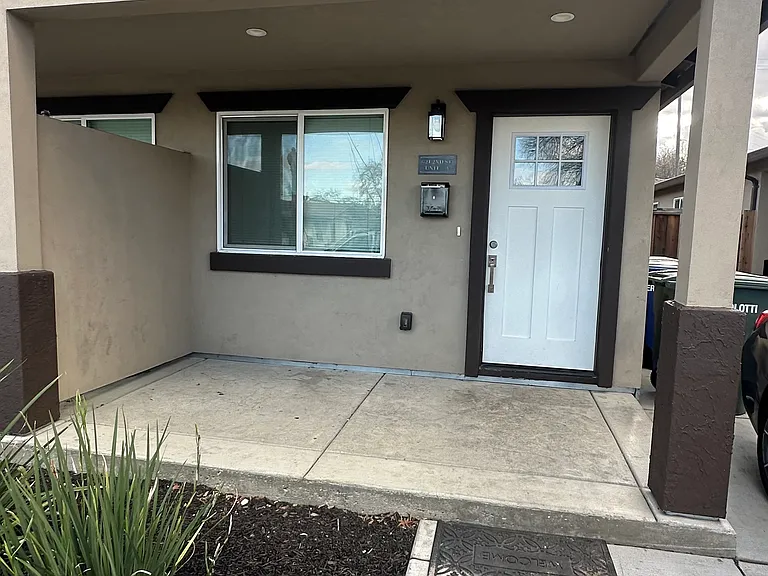621 2nd St #A — Photo 3