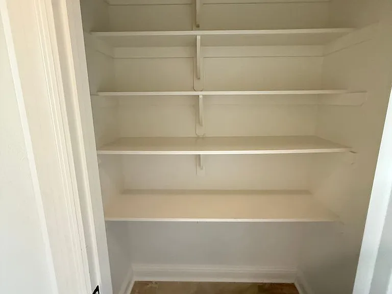 908 Lakehaven Dr — Photo 5