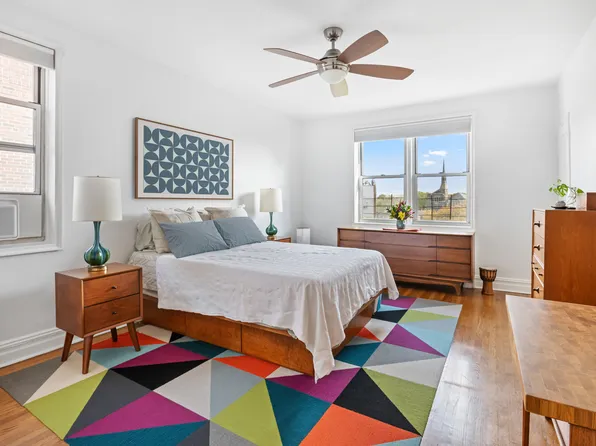 1825 Foster Avenue image 7 of 13