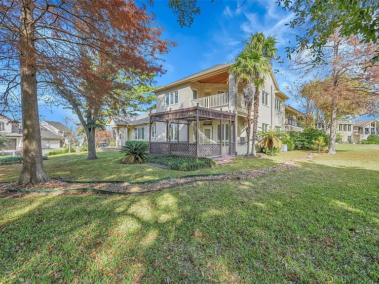 28 Waters Edge St — Photo 19