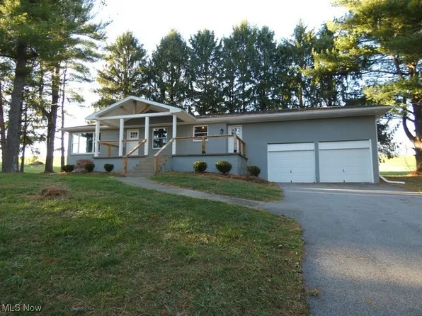 45597 Singer Rd, Saint Clairsville, OH 43950
