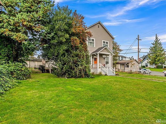 2nd image of 906 E Marine View Dr