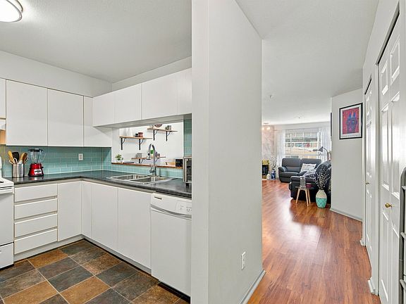 3rd image of 525 Agnes St #410