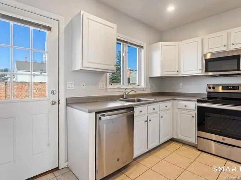 25A Dolsen Pl — Photo 4