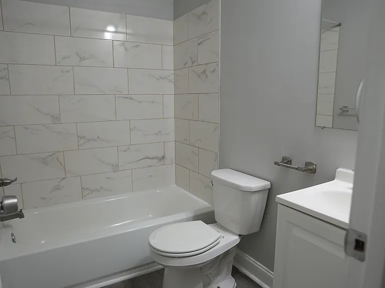 1628 N Ellamont St — Photo 12