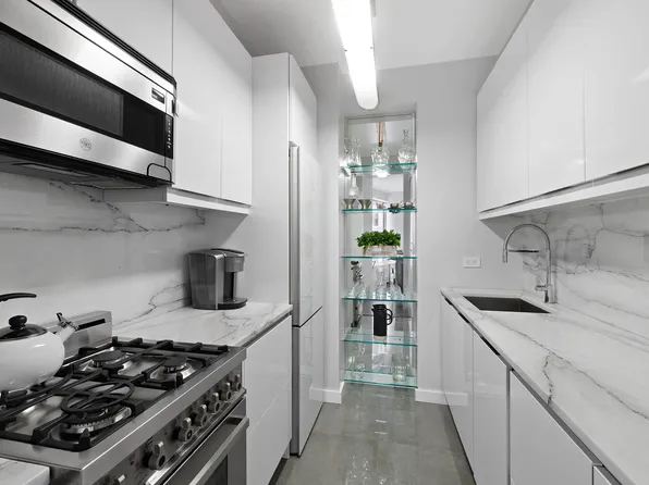 167 East 61st Street image 7 of 7