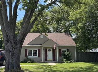 63 Ohio Ave, Sabina, OH 45169