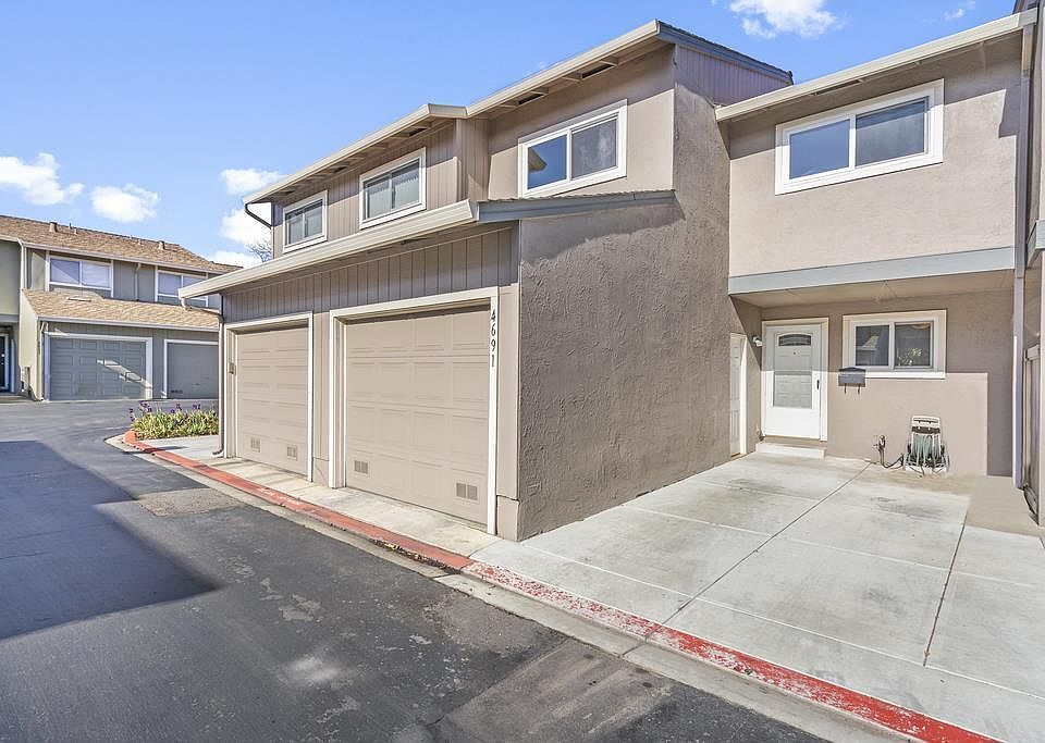 1st image of 4691 Persimmon Pl