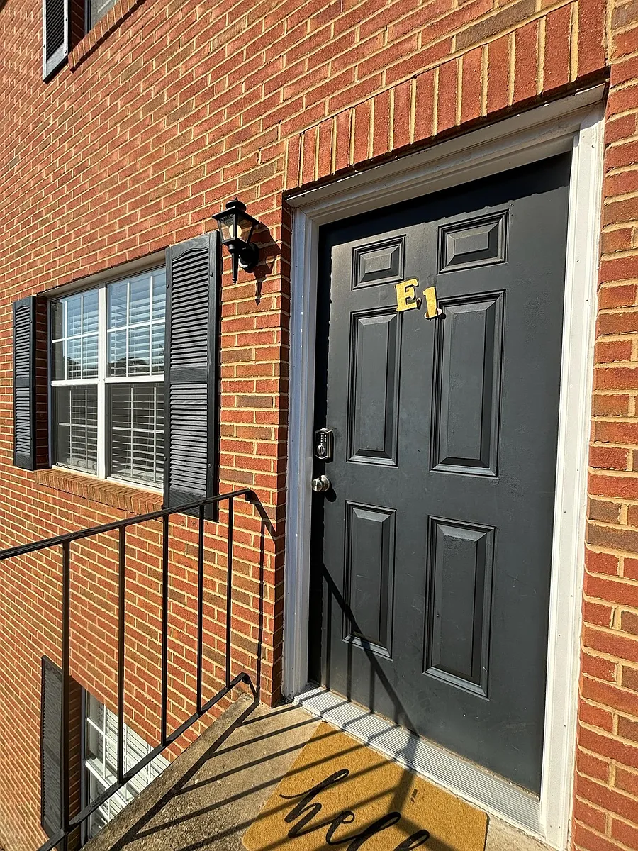 Photo 2 of 31 - 2165 S Milledge Ave #E1 - Athens, GA Building Photo - 2165 S Milledge Ave #E1