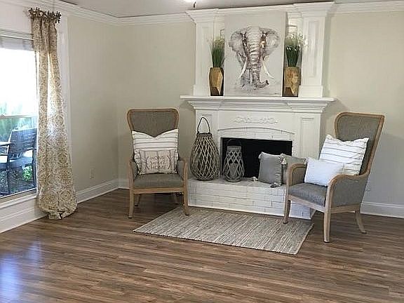 2nd image of 2523 Downs St