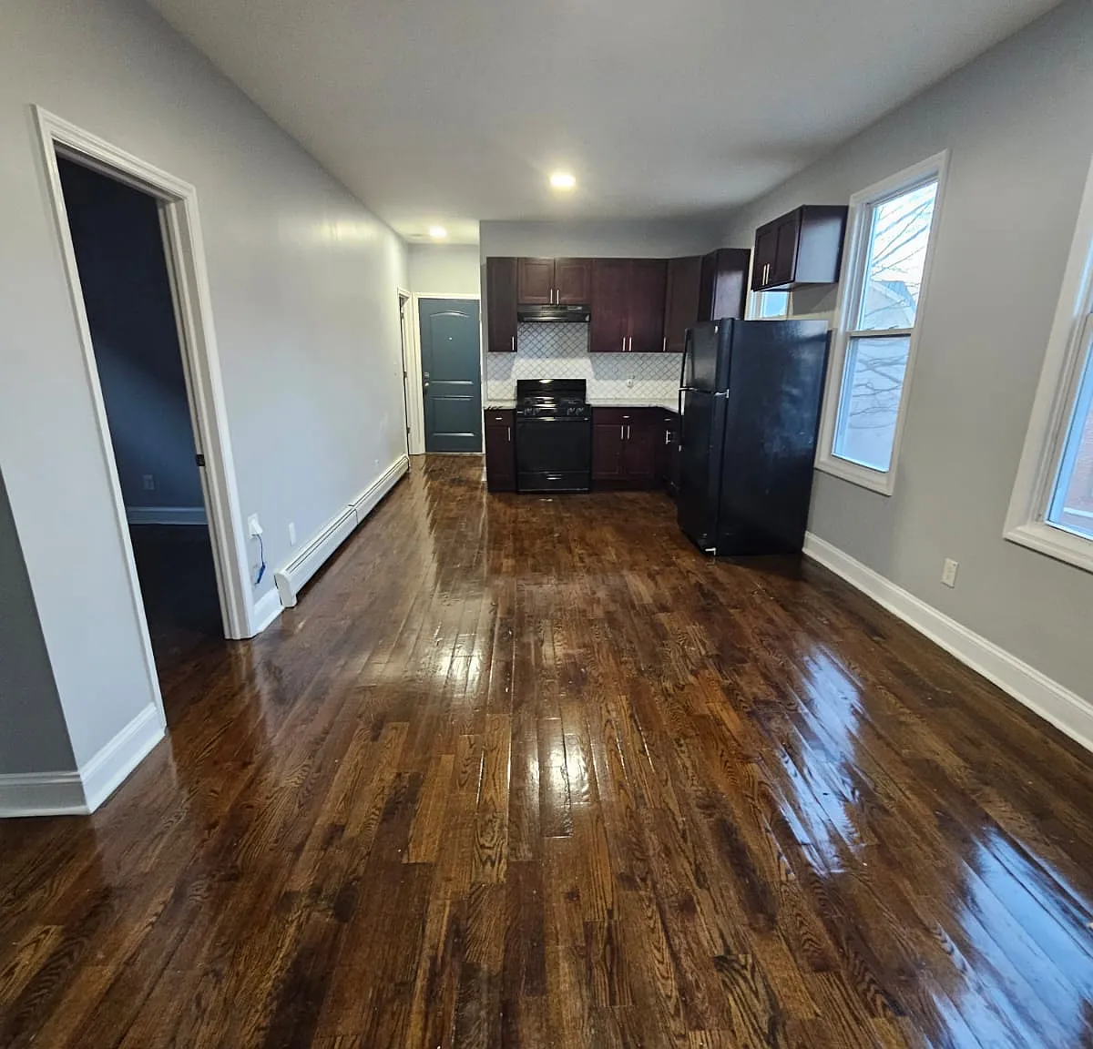 3 bed, $2,095 — Photo 2