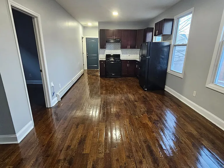8 William St #2 — Photo 12