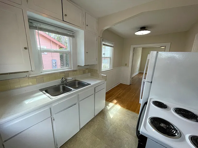1336 NE 28th Ave — Photo 10