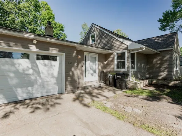 861 Hopwood Avenue NE, Menomonie, WI 54751