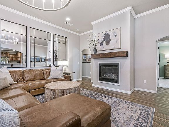 2nd image of 8833 Lupine Dr