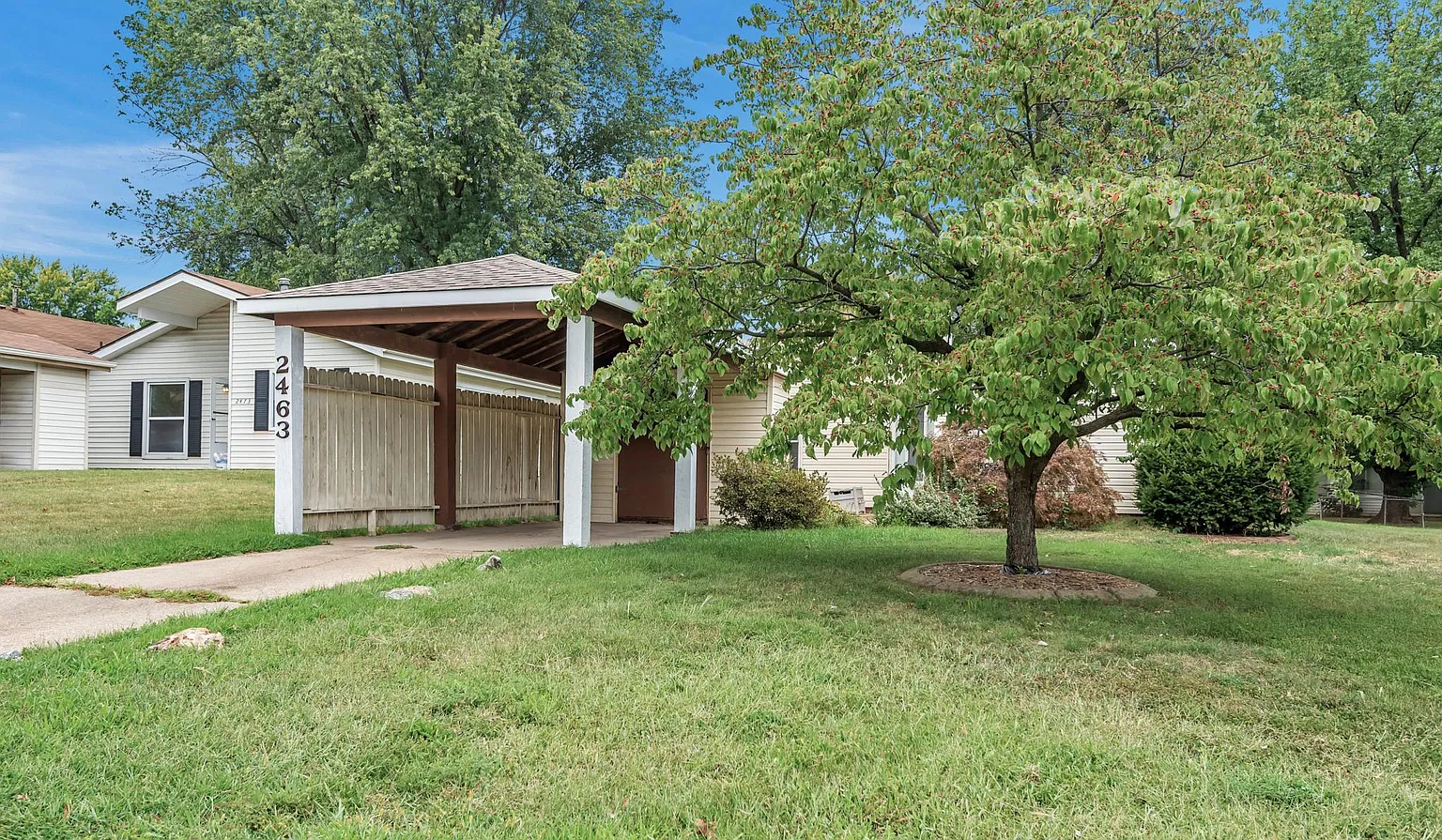 2463 Blue Heron Dr photo 1