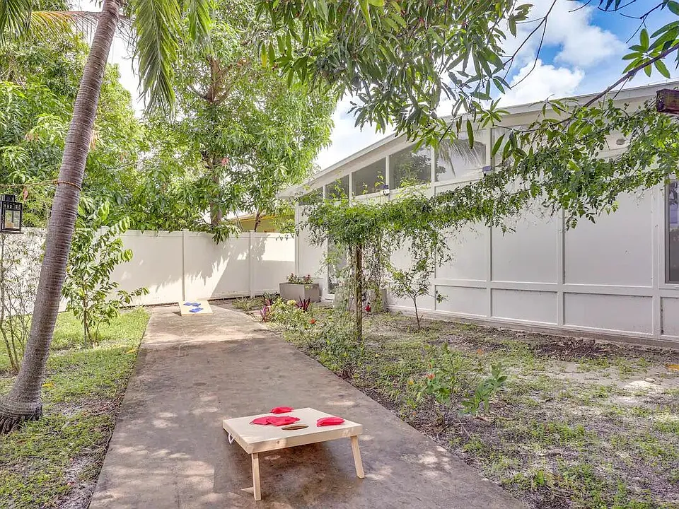 124 SW 2nd Ave