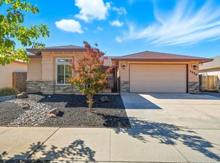 5556 Muir Peak Rd, Redding, CA 96002