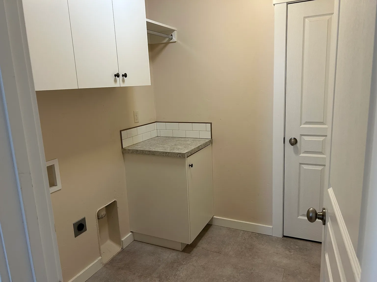 3 bed, 1438 sqft, $2,400 — Photo 3