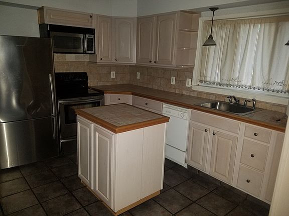 2nd image of 149 Twin Ln N