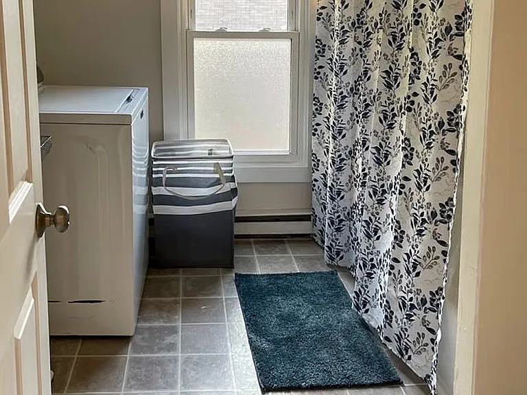 565 Stanley St #3 — Photo 3