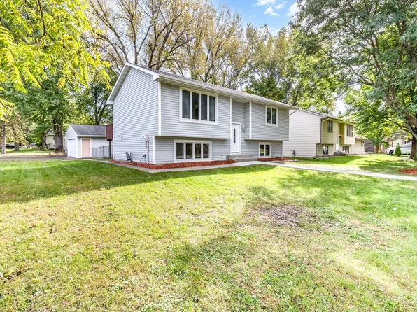 3120 Greenbrier St, Little Canada, MN 55117
