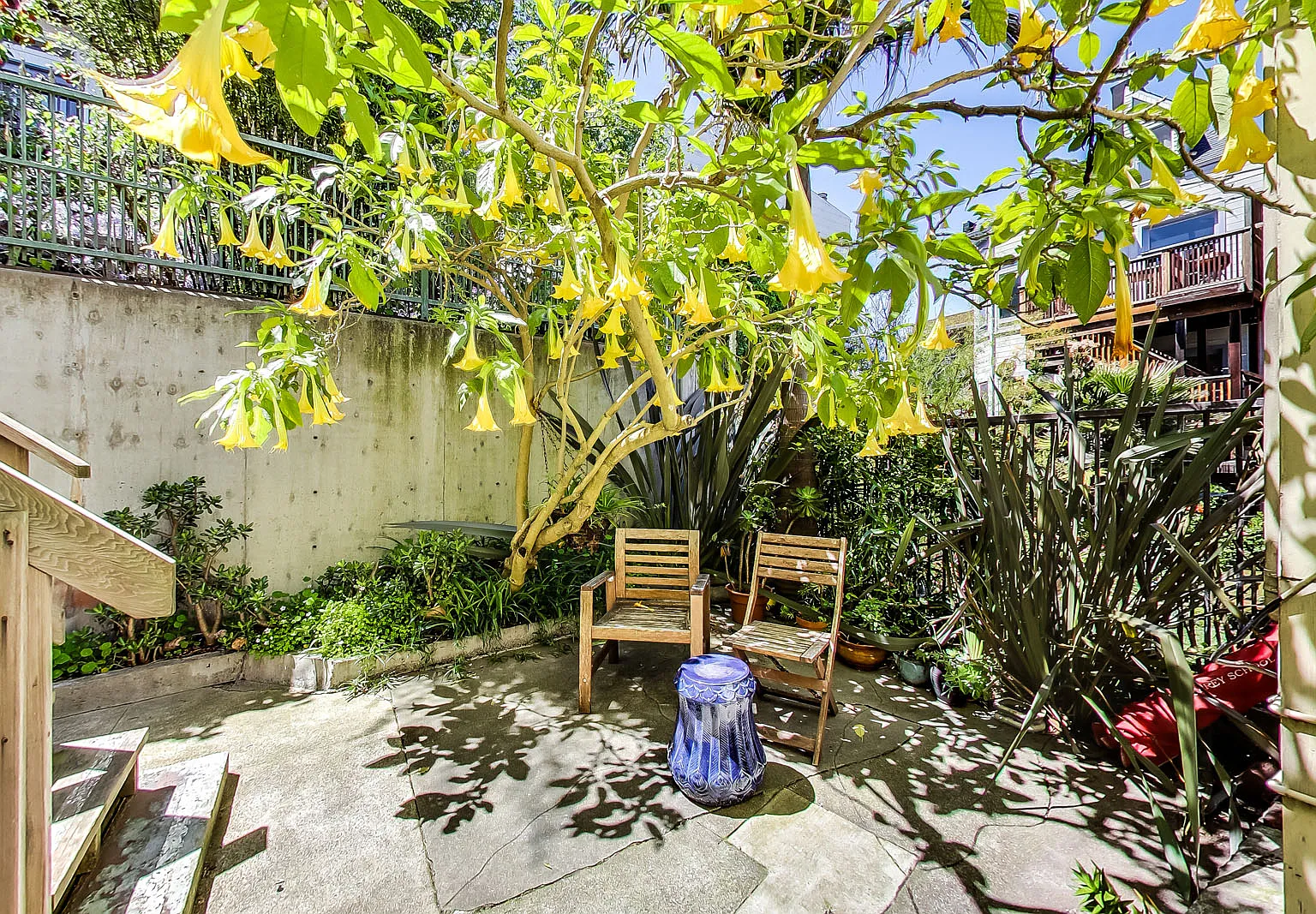 1025 Steiner — Photo 3