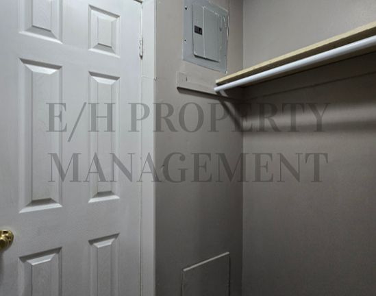 3rd image of 1916-1924 S Broadway St #42