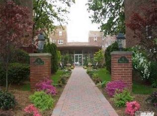 6-8 Wooleys Ln #A25, Great Neck, NY 11023