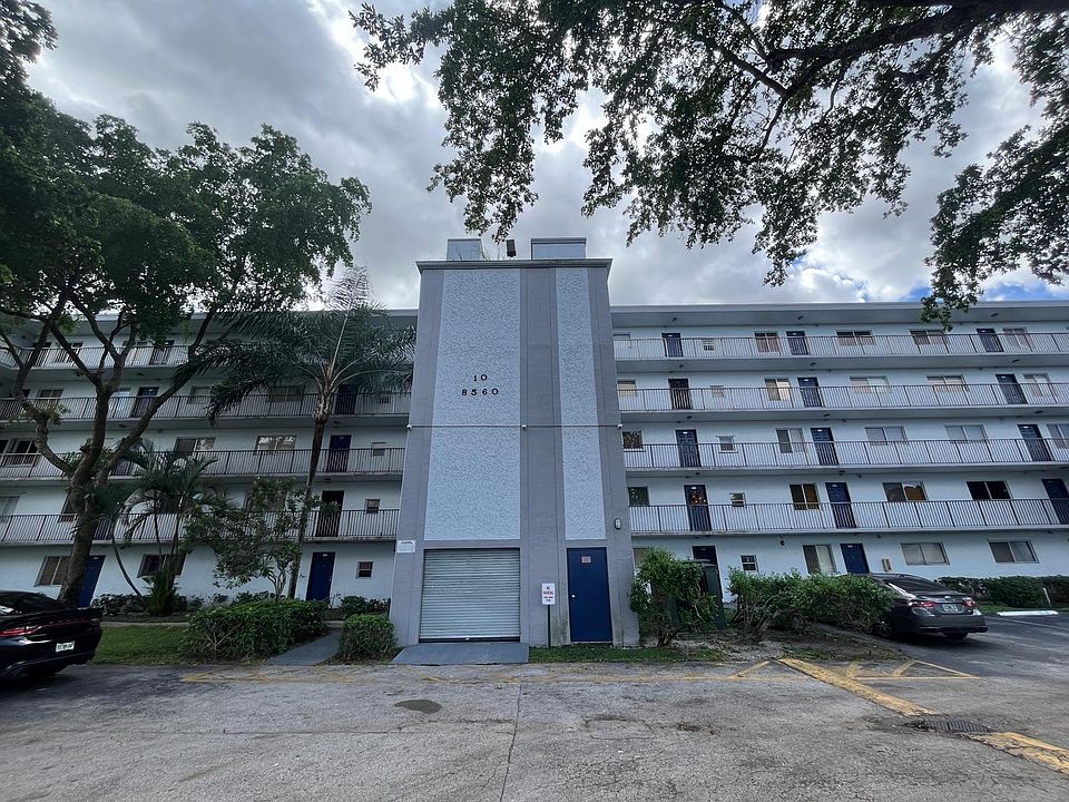 1st image of 8560 N Sherman Cir #305-498