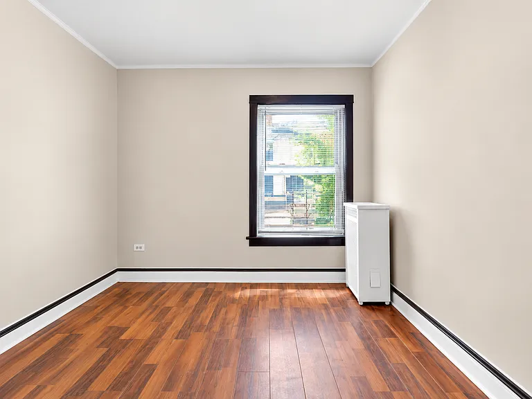 1528 E 74th Pl #1E — Photo 10
