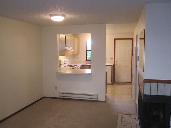 5201-B Dining Area