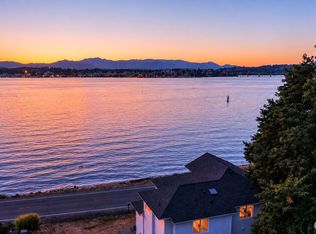 1989 Beach Dr E, Port Orchard, WA 98366