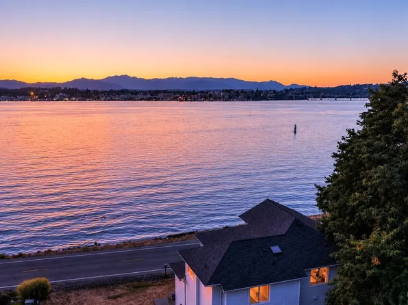 1989 Beach Dr E, Port Orchard, WA 98366
