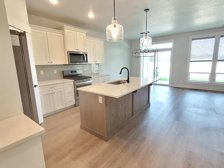1768 W Crosswind St — Photo 14