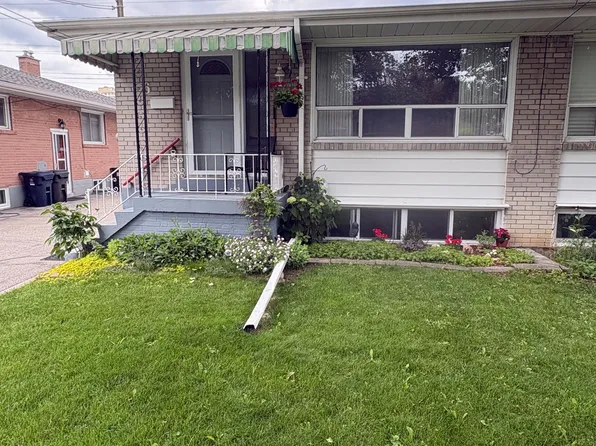 6 Ailsa Craig Ct, Toronto, ON M2R 2B8