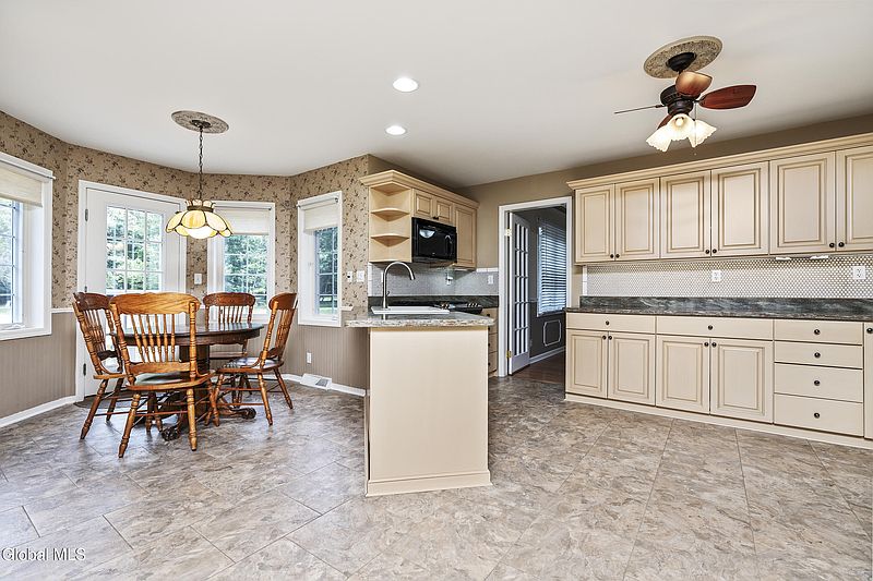 4th image of 1 Maple Drive
