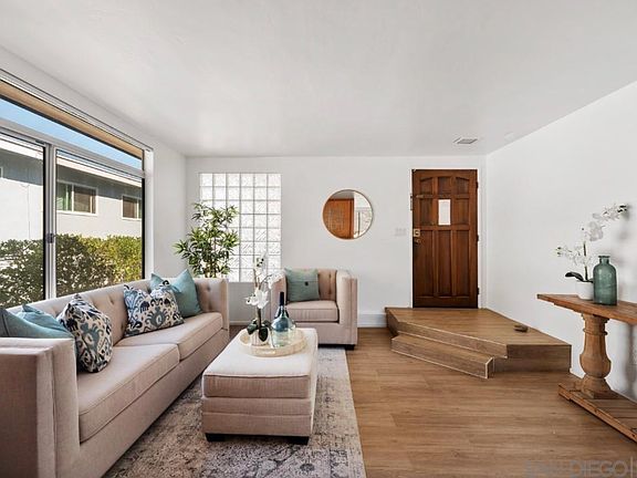 4th image of 4051 Fanuel St APT 10