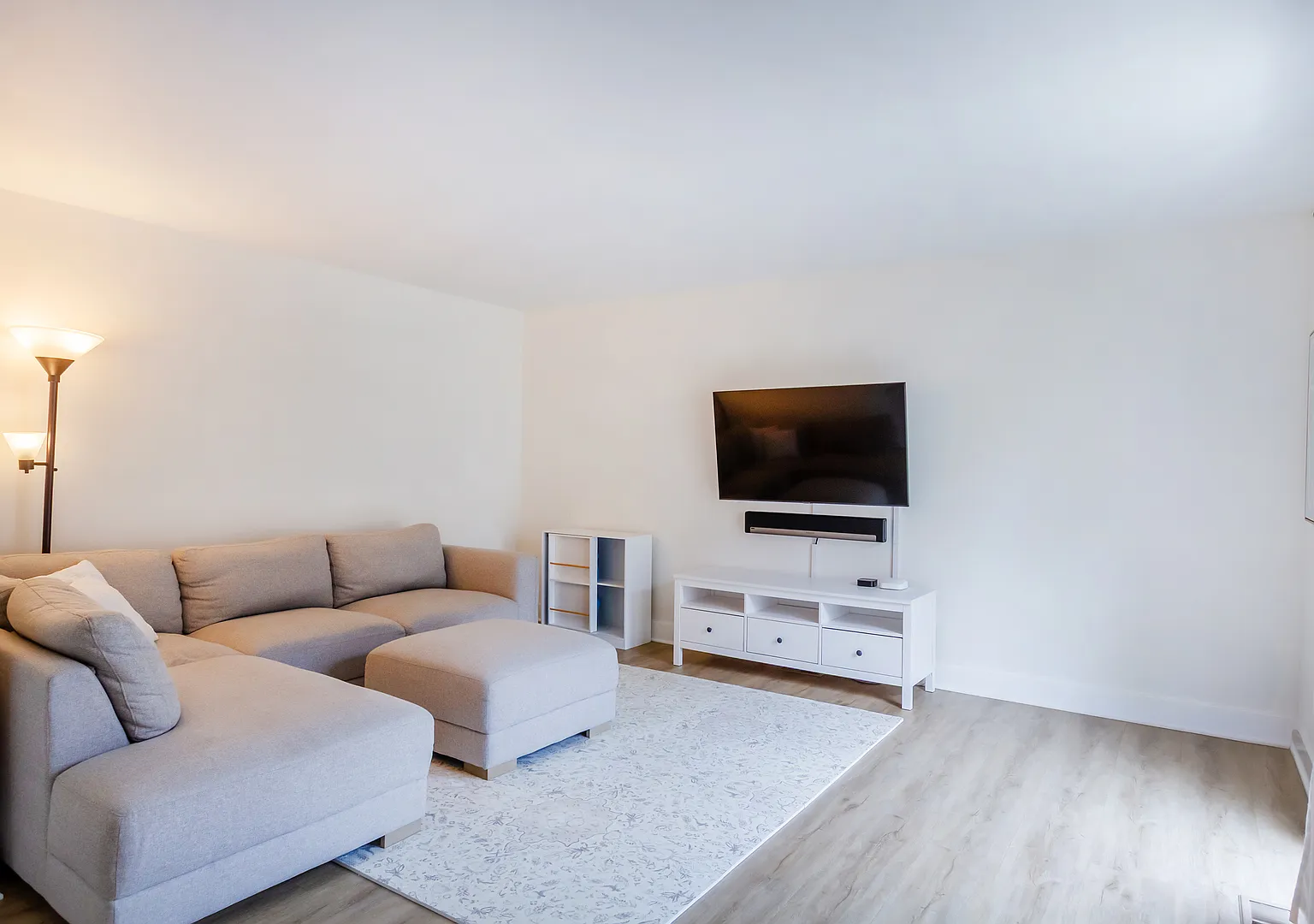 3 bed, 1.5 bath, 1200 sqft, $2,900 — Photo 3