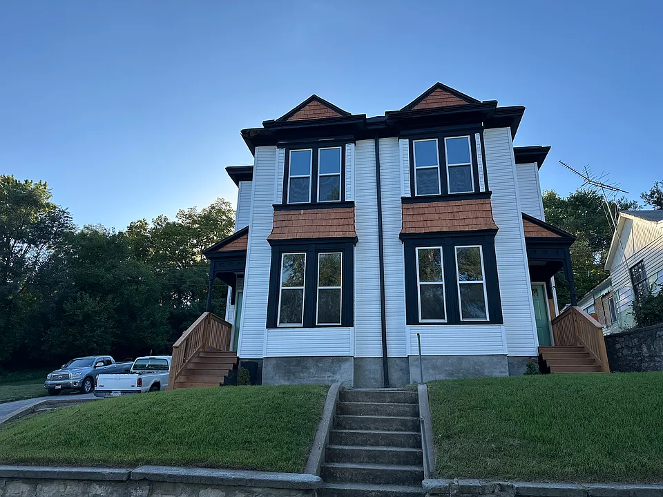 1304 N 2nd St