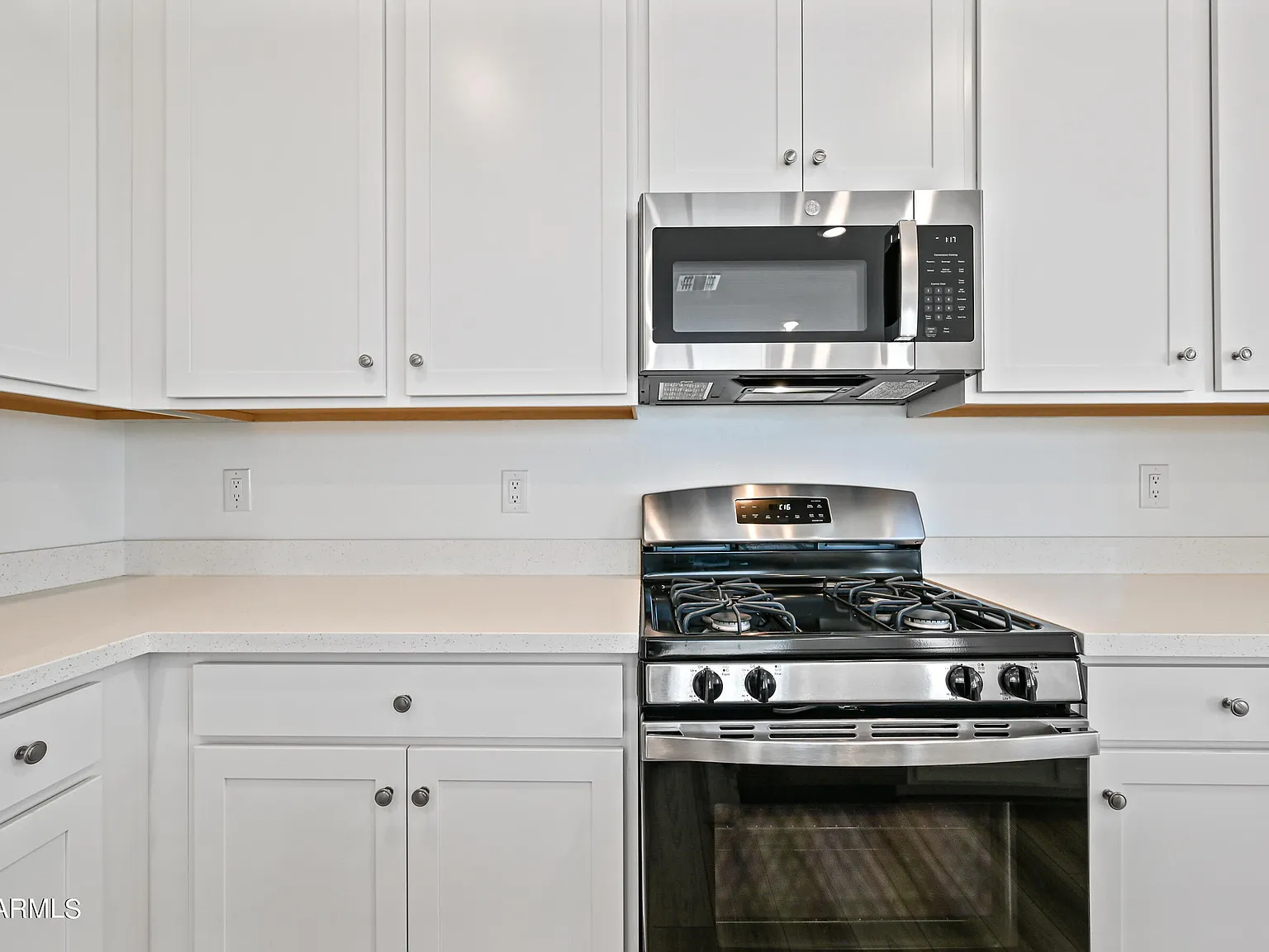 3 bed, 2.5 bath, 1559 sqft, $2,175 — Photo 4
