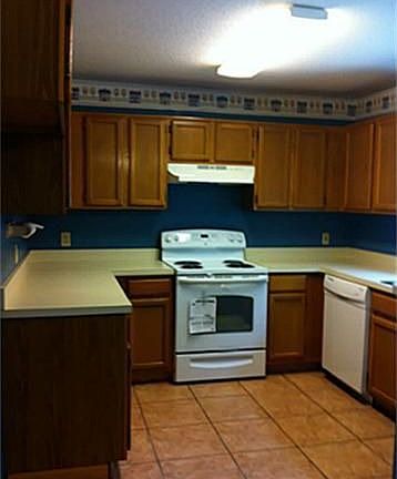 4th image of 1210 Arthur Ct