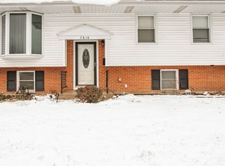 7818 Catalpa Ave, Woodridge, IL 60517